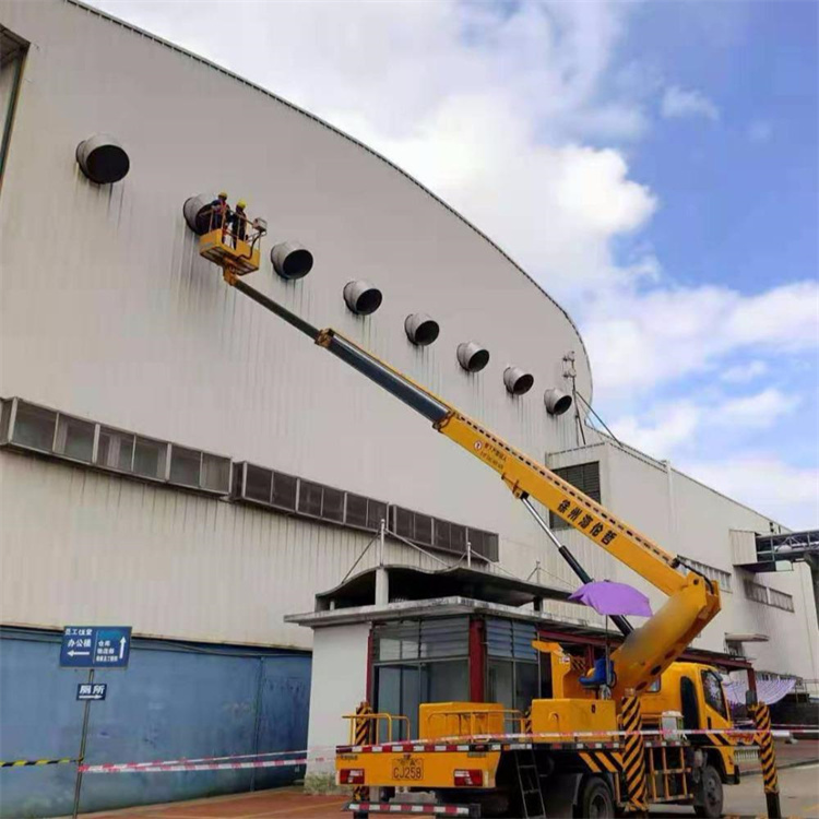 宁阳高空作业车出租服务：专业广告牌安装解决方案